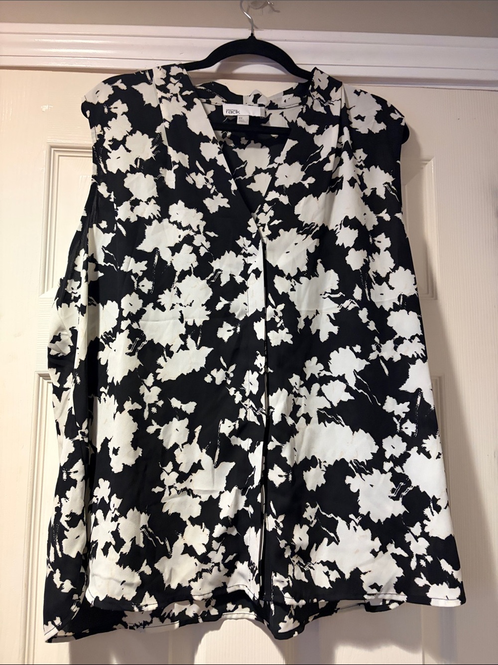 Nordy Tank Top Button up Blouse - Black & White Floral 2X